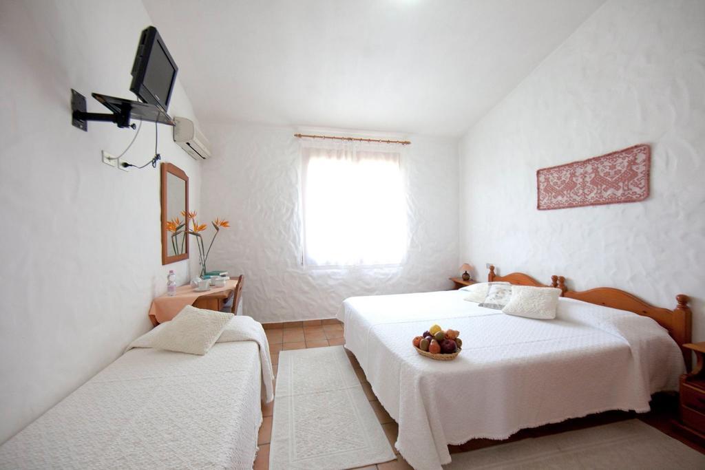 Hotel S'obreschida Castiadas Zimmer foto